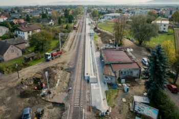 Widok z lotu ptaka na modernizowaną stacje kolejową Goczałkowice.