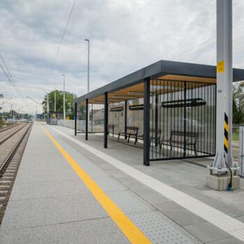 Przystanek kolejowy Piasek (2)