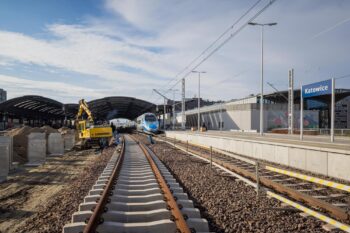 Stacja Katowice, prace prowadzone przy utrzymanym ruchu kolejowym