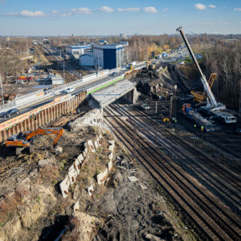 Wiadukt drogowy w ciągu ul. Bagiennej w Katowicach z nową jezdnią po stronie wschodniej