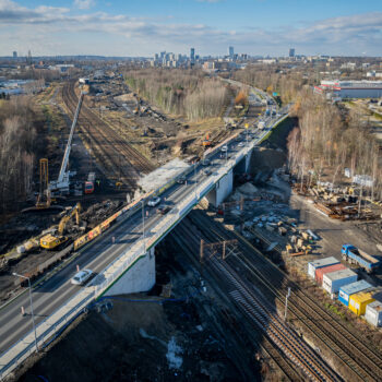 Wiadukt drogowy w ciągu ul. Bagiennej w Katowicach z nową jezdnią po stronie wschodniej
