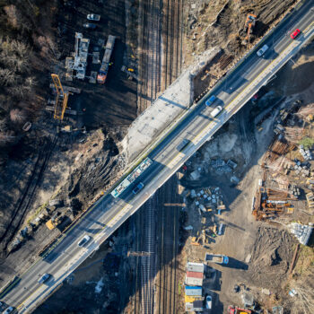 Wiadukt drogowy w ciągu ul. Bagiennej w Katowicach z nową jezdnią po stronie wschodniej