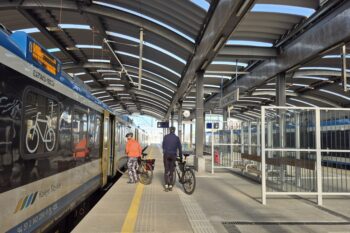 Przebudowany peron na stacji Katowice