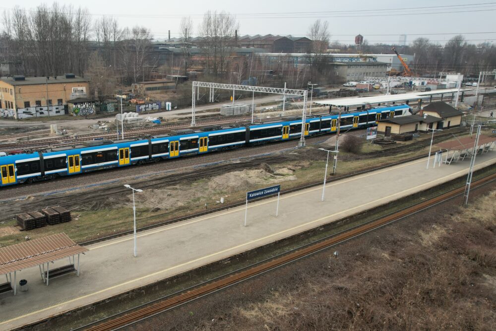 Pociągi pojadą nowym torem. Zmiany na peronach