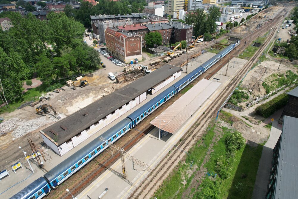 Rozpoczynamy przebudowę przejścia pod torami i budowę nowego peronu na przystanku Katowice Szopienice Południowe