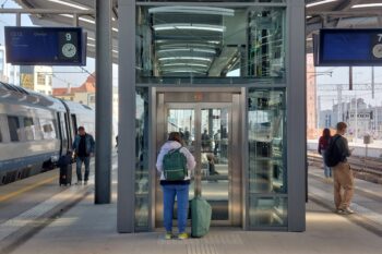 Nowe windy na stacji Katowice